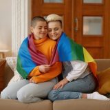 Família é Onde o Amor Está: Narrativas de Famílias LGBT